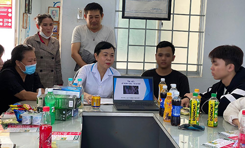 Truyền thông về bệnh đậu mùa khỉ cho 15 bạn trẻ thuộc nhóm nam quan hệ đồng giới tại thị xã Ninh Hòa